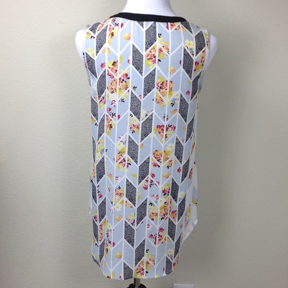 CAbi Geometric Print Sleeveless Tunic - Picture 3 of 6